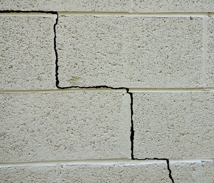 concrete wall with foundation crack fort wayne